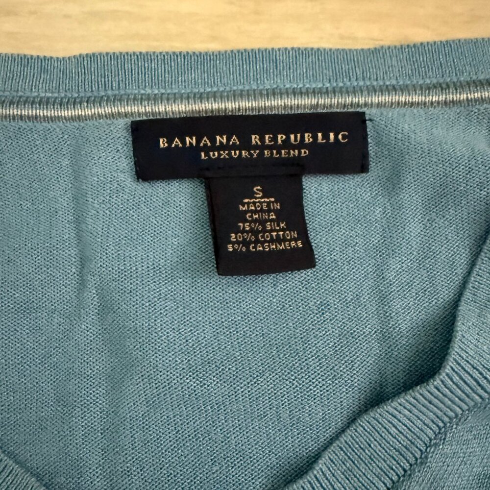 Banana Republic Luxury Blend Silk/Cashmere V-Neck Sweater